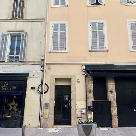 Moderne 2 Chambres, Carre D'or- Coeur De A2b194 *