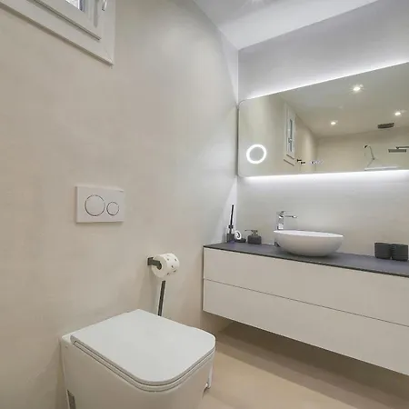 Moderne 2 Chambres, Carre D'or- Coeur De A2b194 *