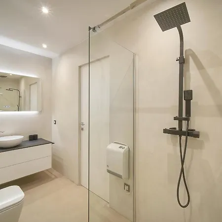 Moderne 2 Chambres, Carre D'or- Coeur De A2b194 *